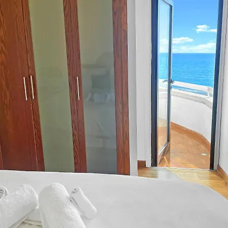 180° Seaview Apt. Right On Famous Promenade *